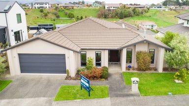  at 7 Vaucluse Heights, Fitzherbert, Palmerston North