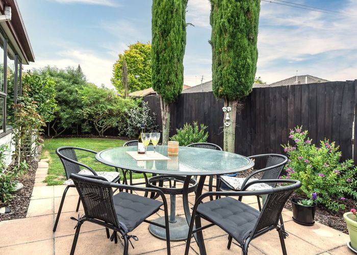  at 14A Algie Place, Avonhead, Christchurch City, Canterbury
