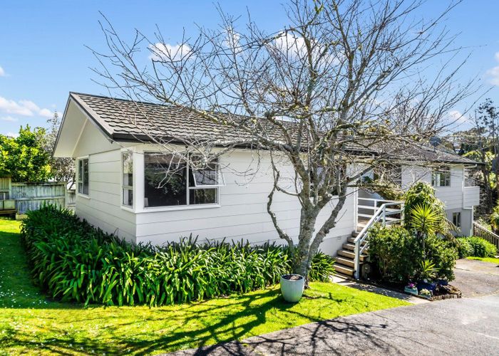  at 8 Carina Crescent, Torbay, Auckland