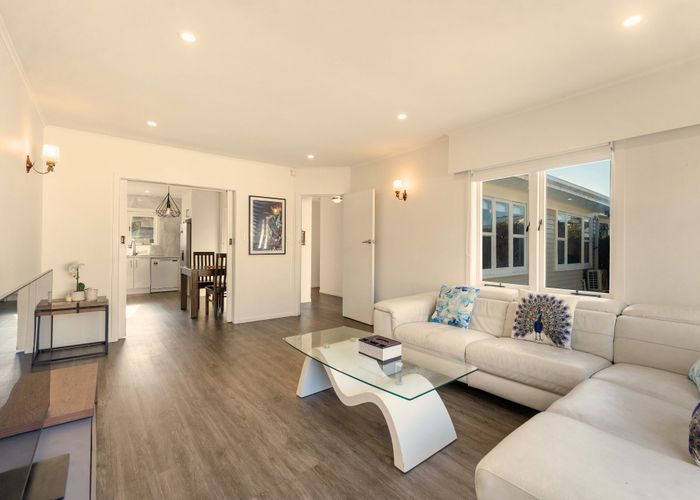  at 8 Becroft Drive, Forrest Hill, North Shore City, Auckland