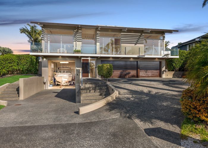  at 8 Intrepid Crescent, Beachlands, Manukau City, Auckland