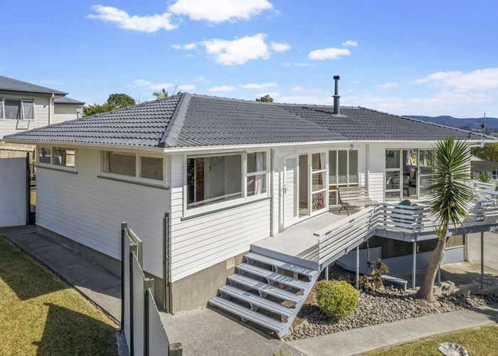  at 43 Waitaki Street, Henderson, Auckland