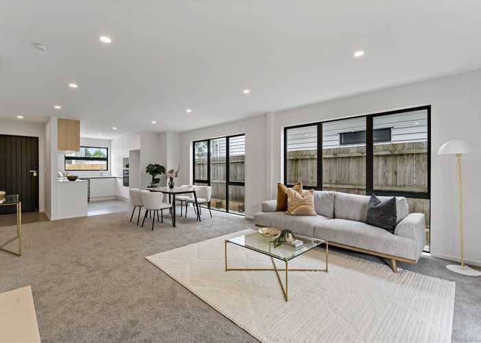  at 4/15 Holland Avenue, Point England, Auckland City, Auckland