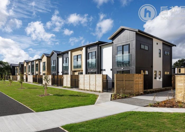  at 4/21-23 Te Ara o Papatahi, The Strand , Wainuiomata, Lower Hutt, Wellington