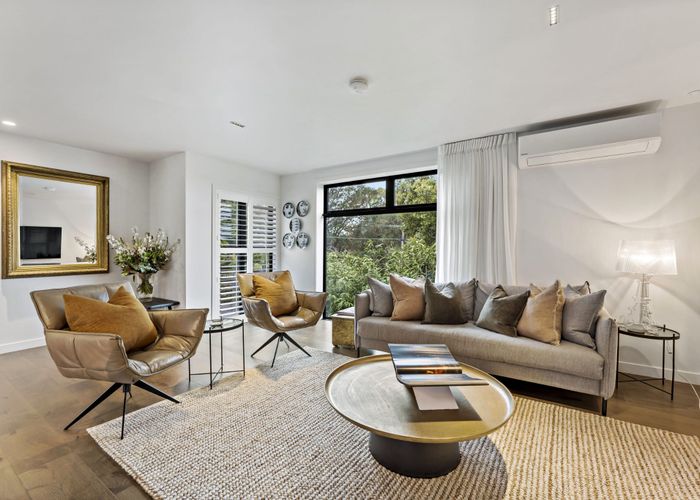  at 1/279 Lake Road, Belmont, North Shore City, Auckland