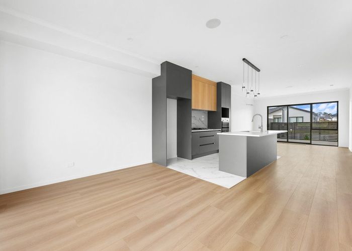  at 121 Otuwairoa Esplanade, Papakura, Papakura, Auckland