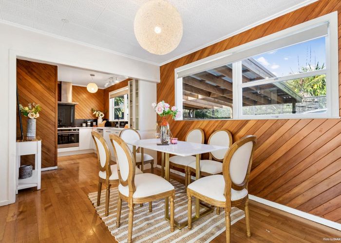  at 2/599 Glenfield Road, Totara Vale, North Shore City, Auckland