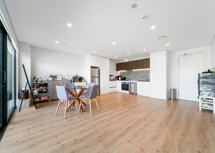  at 304/3 Kaipiho Lane, Albany, North Shore City, Auckland