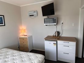  at 14 Normandy Ave Room C, Melville, Hamilton, Waikato
