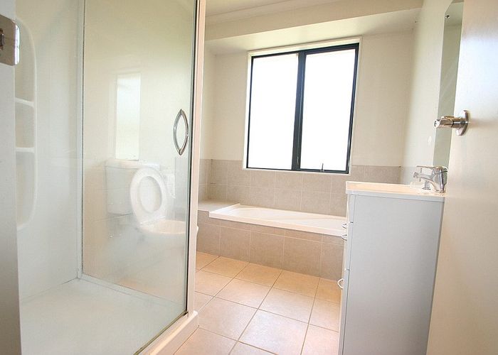  at 30 Kinleith Way, Albany, Auckland