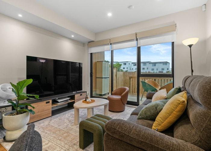  at 7/11 Camp Road, Mount Wellington, Auckland City, Auckland