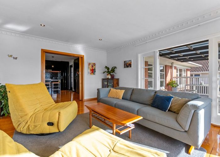  at 39 Sherwood Avenue, Te Atatu South, Waitakere City, Auckland