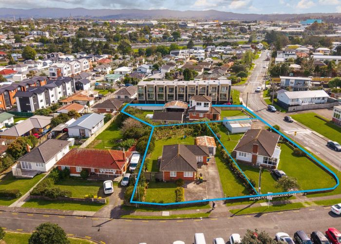  at 1&3 Tatau Way, 2 Toru Street, Te Atatu Peninsula, Waitakere City, Auckland