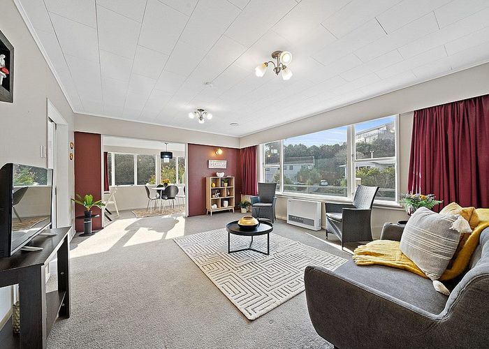  at 2 Annan Grove, Papakowhai, Porirua
