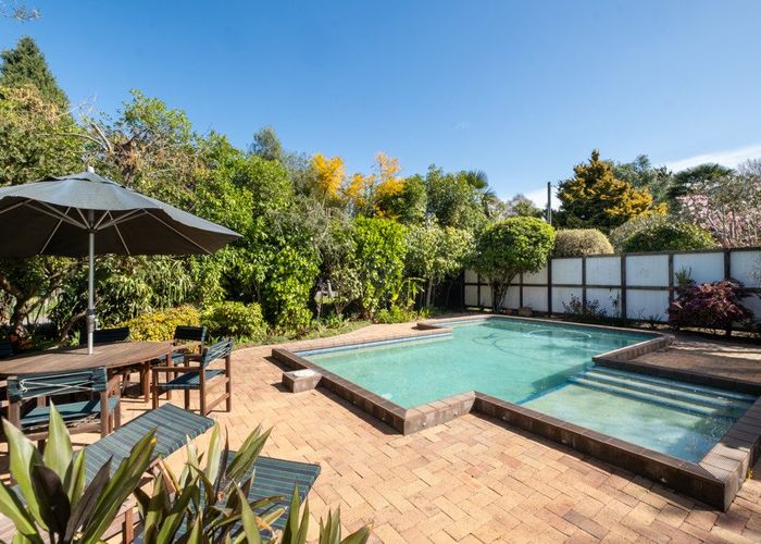  at 20 Cambridge Terrace, Taradale, Napier