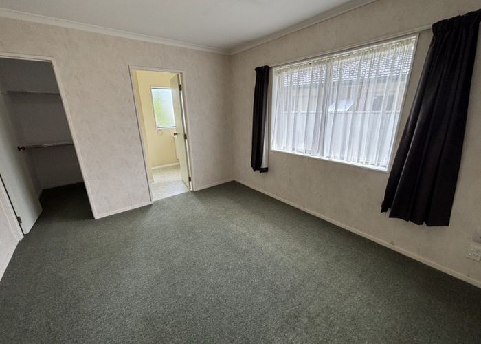  at 8 Lancewood Lane, Roslyn, Palmerston North