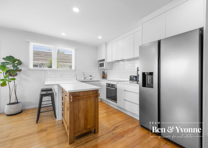  at 2/24 Rutland Road, Mount Wellington, Auckland City, Auckland