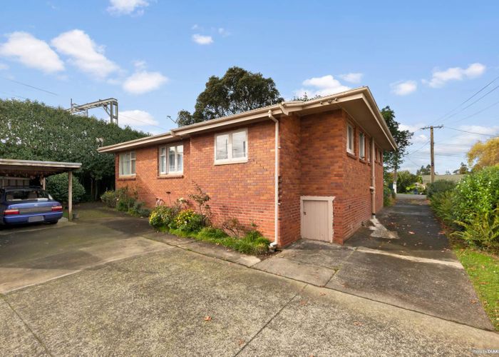 Free property data for 15 Fruitvale Road, New Lynn, Auckland homes.co.nz