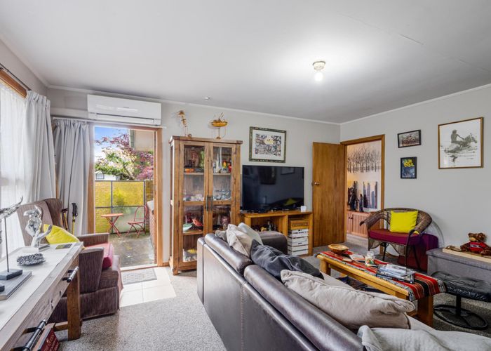  at 11 Reynolds Avenue, Bishopdale, Christchurch