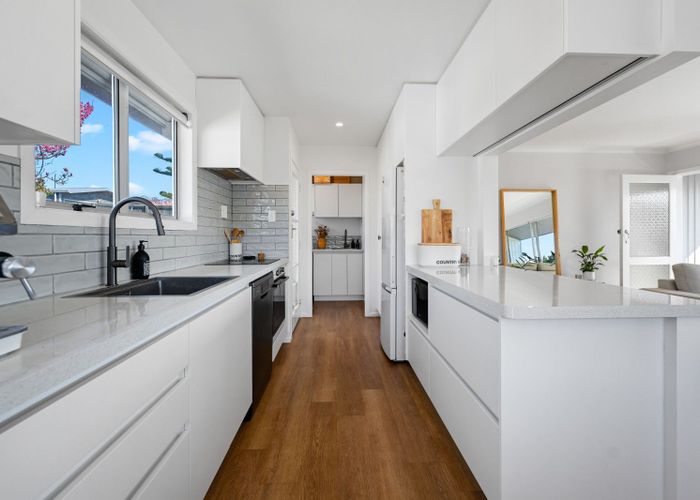  at 12 Edith Place, Dinsdale, Hamilton