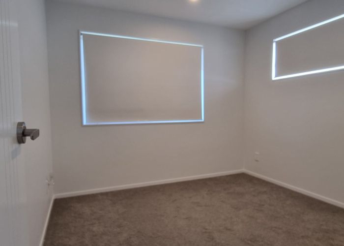  at 19 Kaimai Avenue, Massey, Auckland