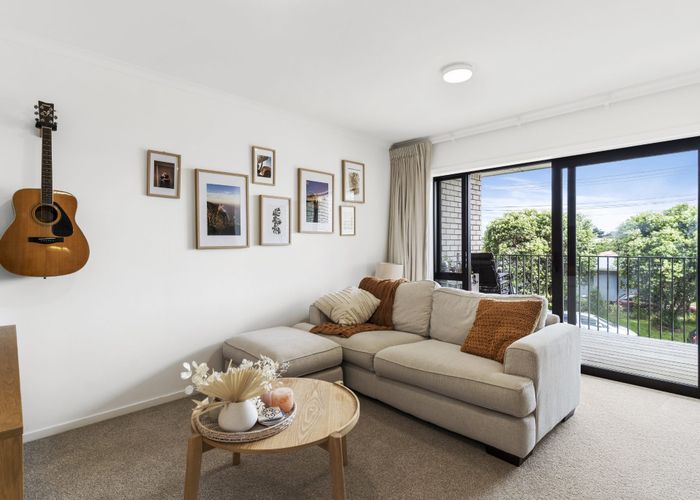  at 10/18 Titoki Street, Te Atatu Peninsula, Waitakere City, Auckland