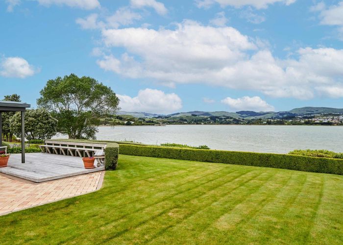  at 31 Motukaraka Point, Pauatahanui