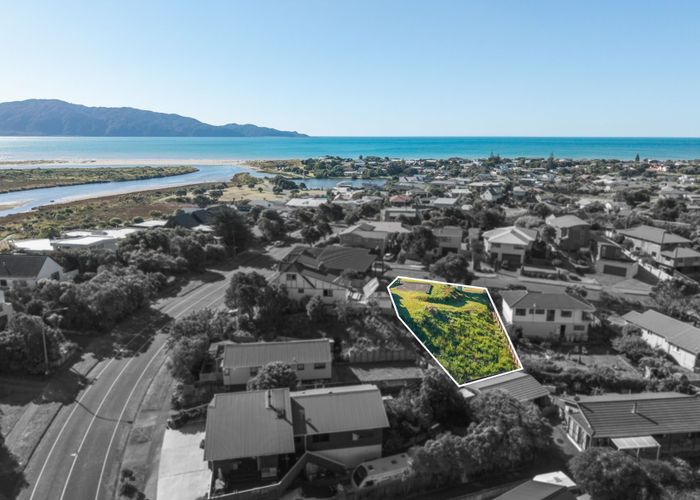  at 39 Hicks Crescent, Waikanae Beach, Kapiti Coast, Wellington
