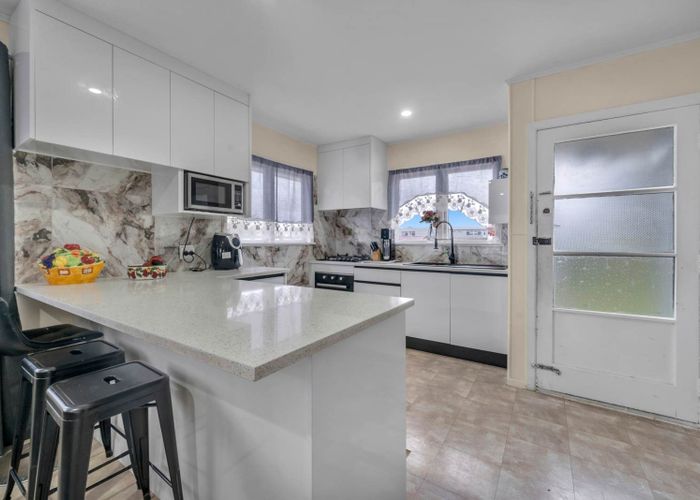  at 25 Raglan Street, Mangere East, Manukau City, Auckland