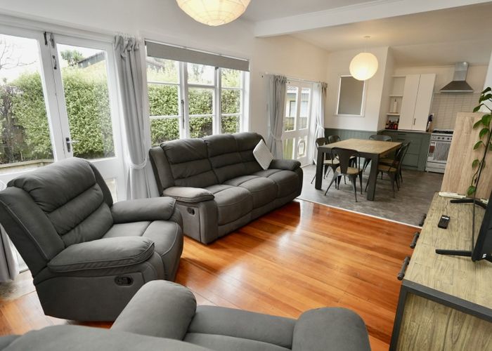  at 6 Nathan Place, West End, Palmerston North