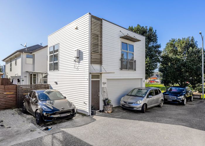  at 13 Phar Lap Crescent, Takanini, Papakura, Auckland