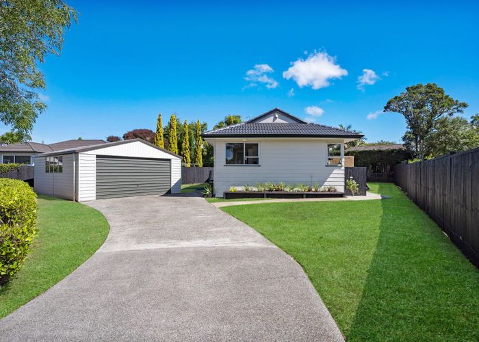  at 29 Redlands Grove, Swanson, Auckland