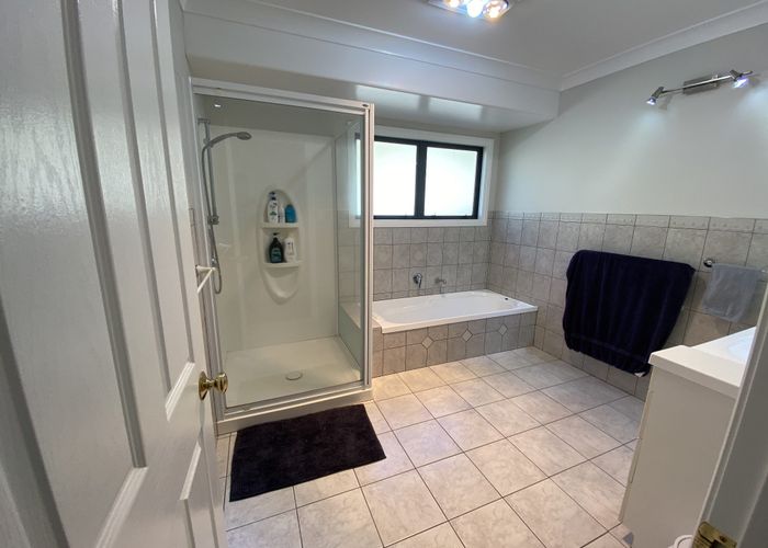  at 32 Roger Guy Place, Welcome Bay, Tauranga