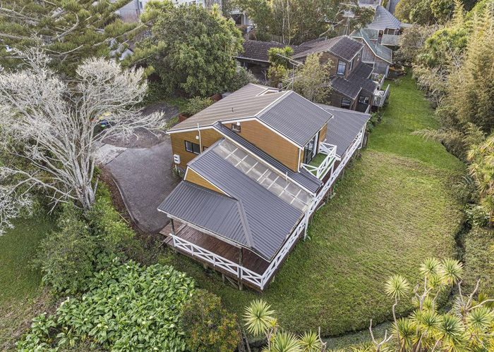  at 2/24 Matipo Road, Mairangi Bay, Auckland