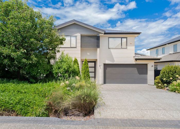  at 8 Shelby Place, Long Bay, North Shore City, Auckland