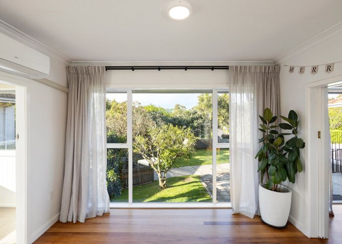  at 24 Riverview Terrace, Fairfield, Hamilton