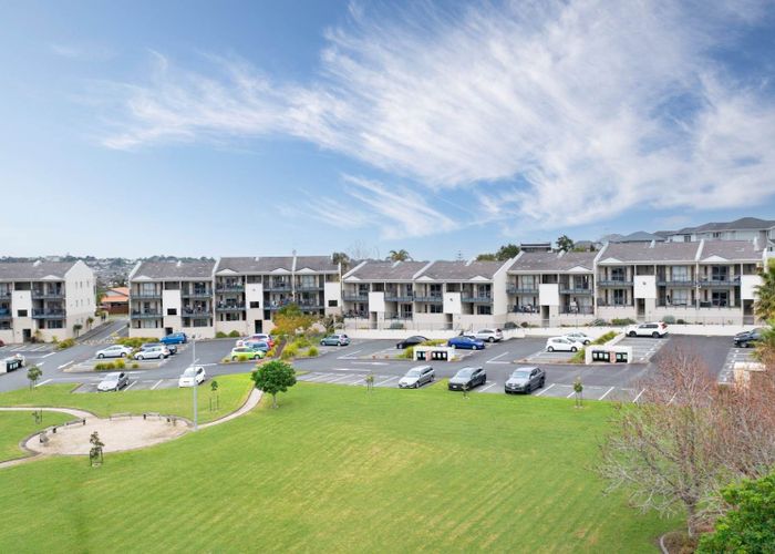  at E17/71 Spencer Road, Albany, North Shore City, Auckland