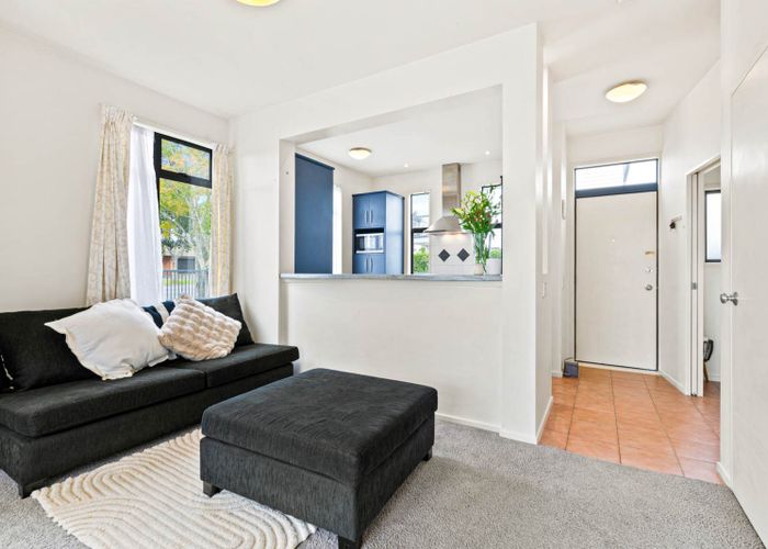  at 83/2 Armoy Drive, East Tamaki, Manukau City, Auckland