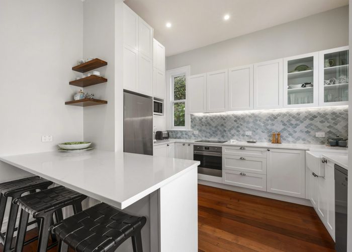  at 33 Grove Road, Kelburn, Wellington, Wellington