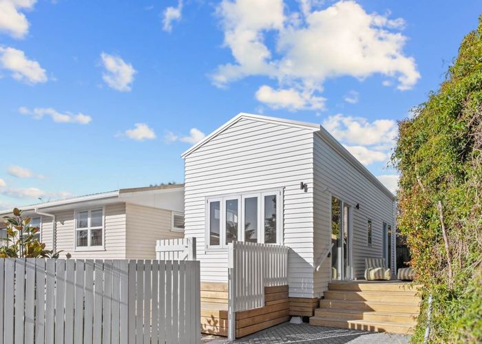  at 26A Clinton Avenue, Te Atatu Peninsula, Waitakere City, Auckland