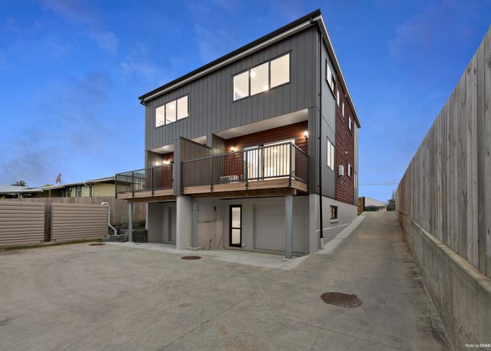  at 49B  Titirangi Road, New Lynn, Waitakere City, Auckland