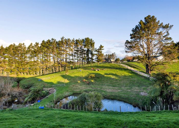  at 81 Clearview Road, Lepperton, New Plymouth