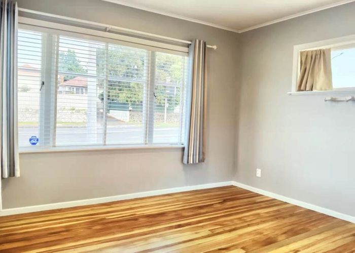  at 91 Hillsborough Road, Hillsborough, Auckland