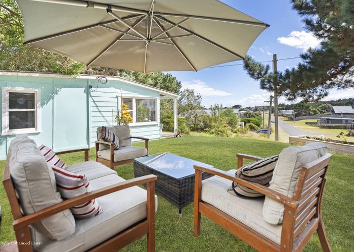  at 8 Signal Street, Foxton Beach, Horowhenua, Manawatu / Whanganui