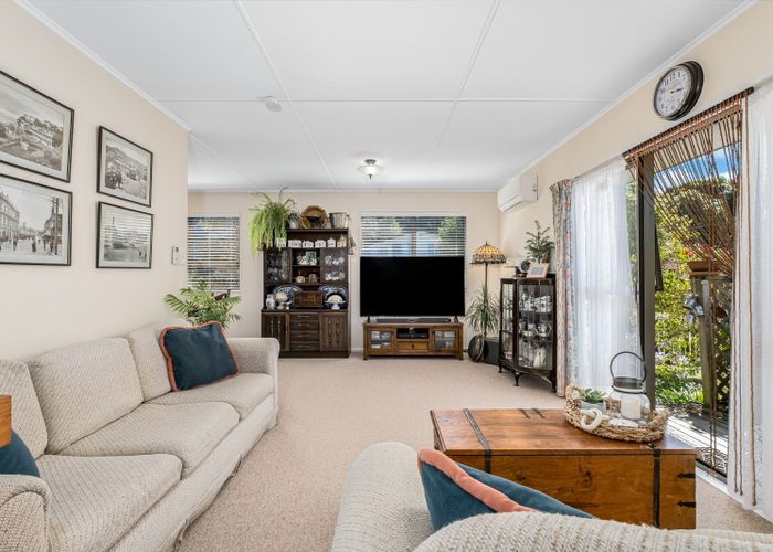  at 90 Omapere Street, Whitby, Porirua, Wellington