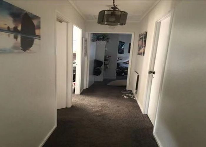  at 9 Thalia, Totara Vale, North Shore City, Auckland