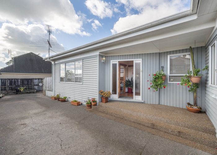  at 11 Drake Street, Howick, Auckland