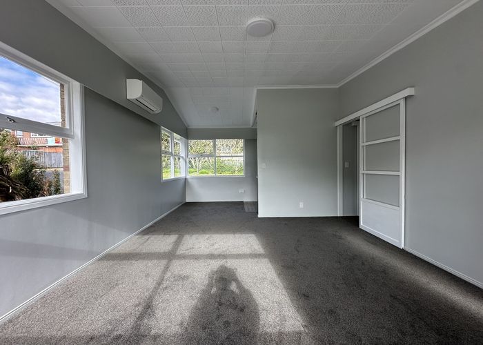  at 2/84A Royal View Road, Te Atatu South, Waitakere City, Auckland