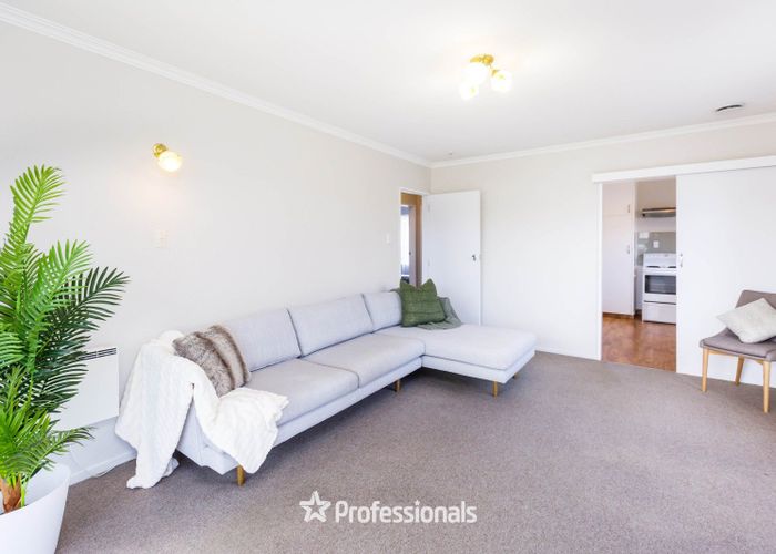  at 2/6 Hay Street, Ebdentown, Upper Hutt, Wellington