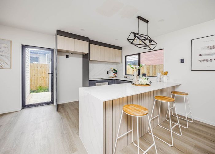  at 2/30 Sharland Avenue, Manurewa, Manukau City, Auckland